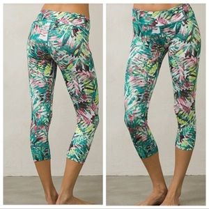 Prana Roxanne Capri in Dragonfly Paradise Green Fern